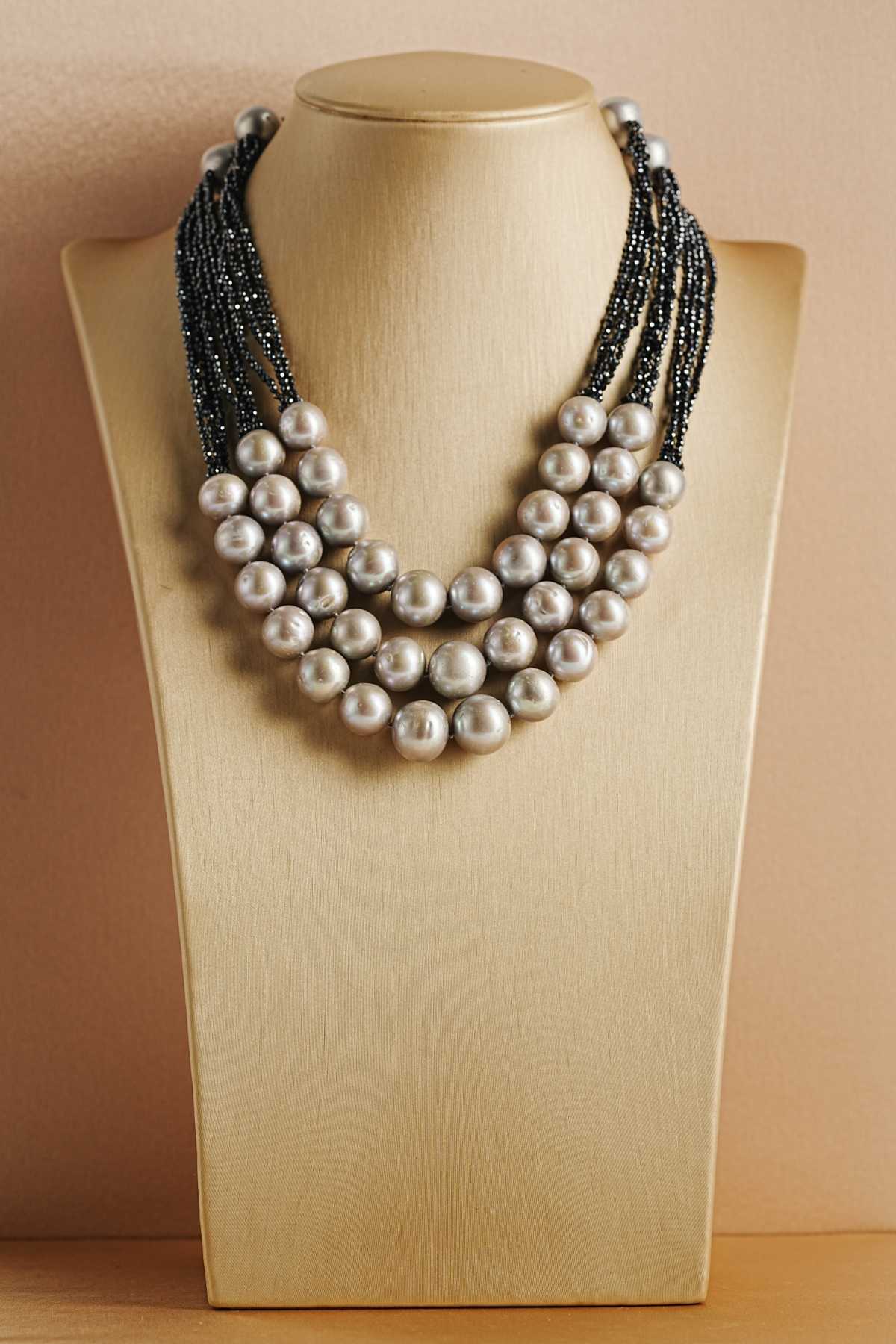 Collana Diva grigia