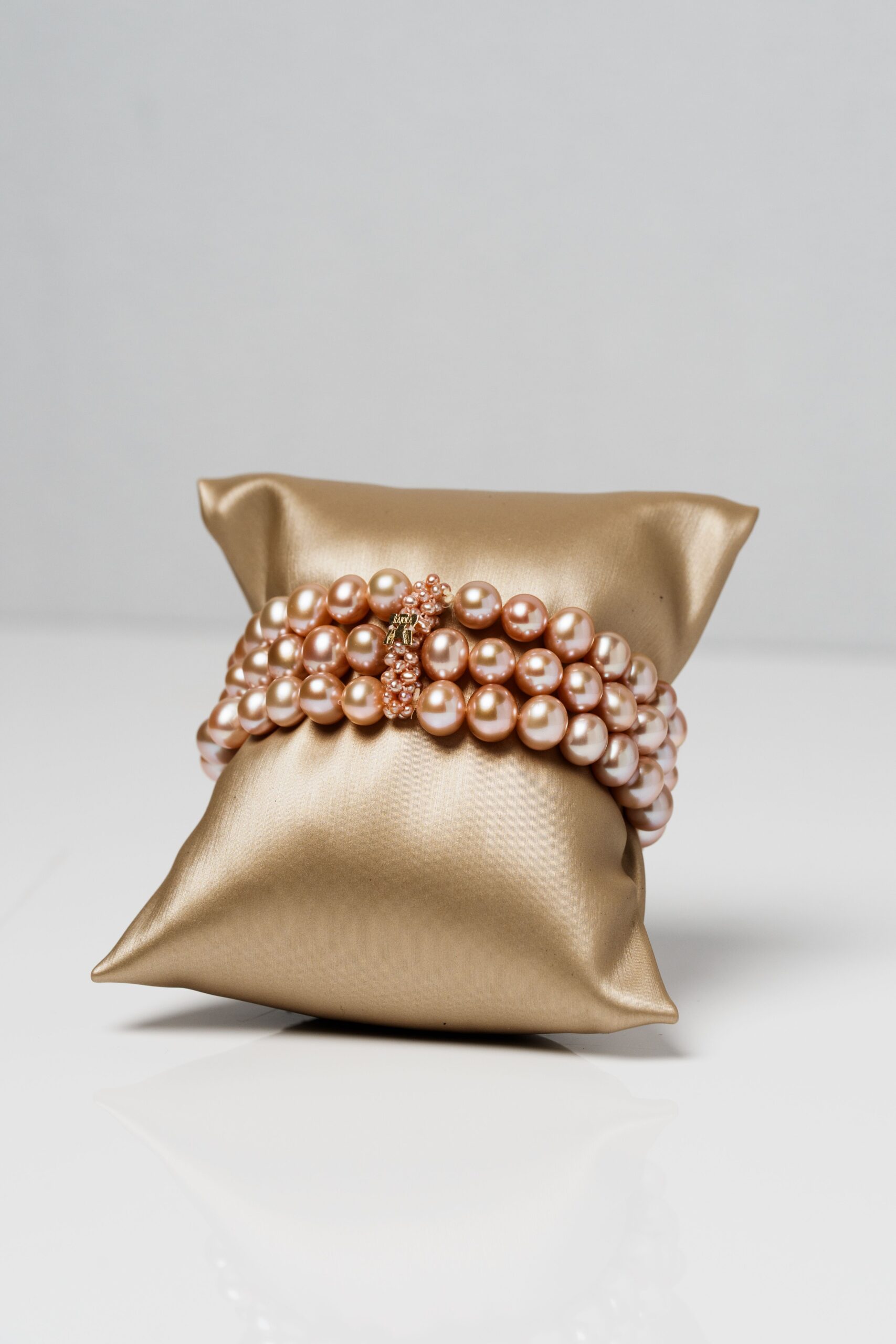 Bracciale Charlotte tre fili perle rosa
